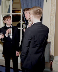 1b437258-617f-4020-bd33-c0646741ab12